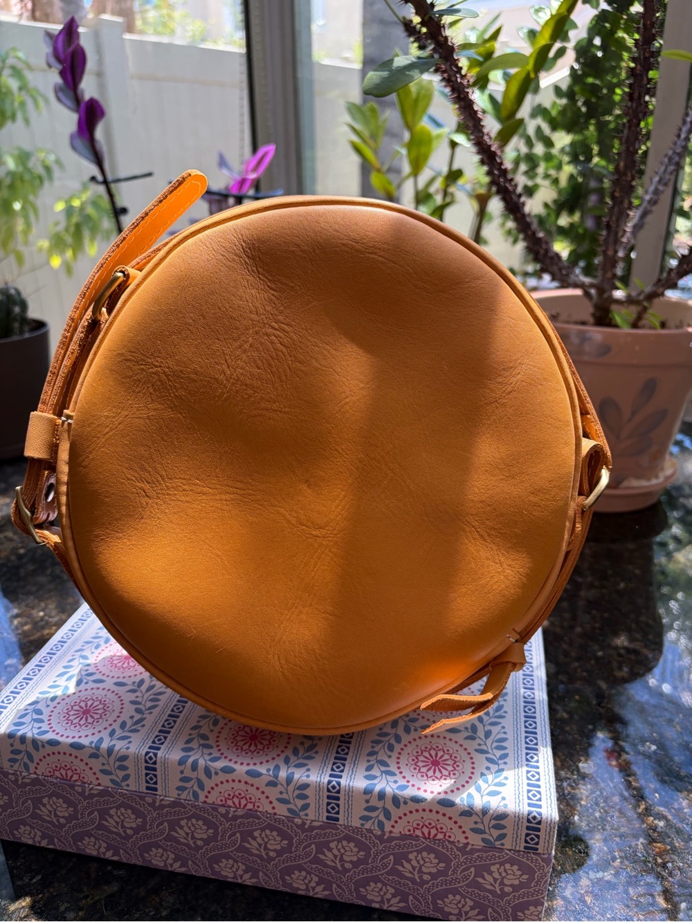 Portland Leather Sunflower Large Circle Crossbody Bag - Retired 🌻 - Picture 3 of 8